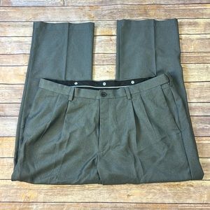 Haggar 40 x 29 classic fit cooler 18  gray slacks